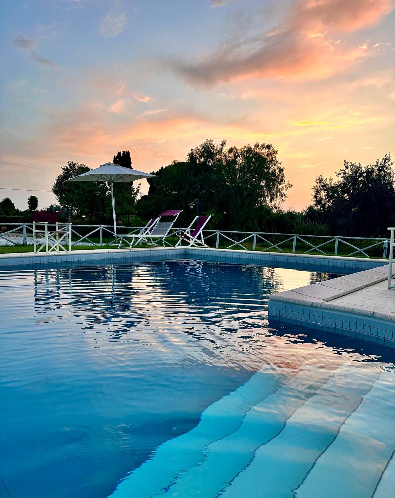Agriturismo Re Di Fiori دونوراتيكو المظهر الخارجي الصورة